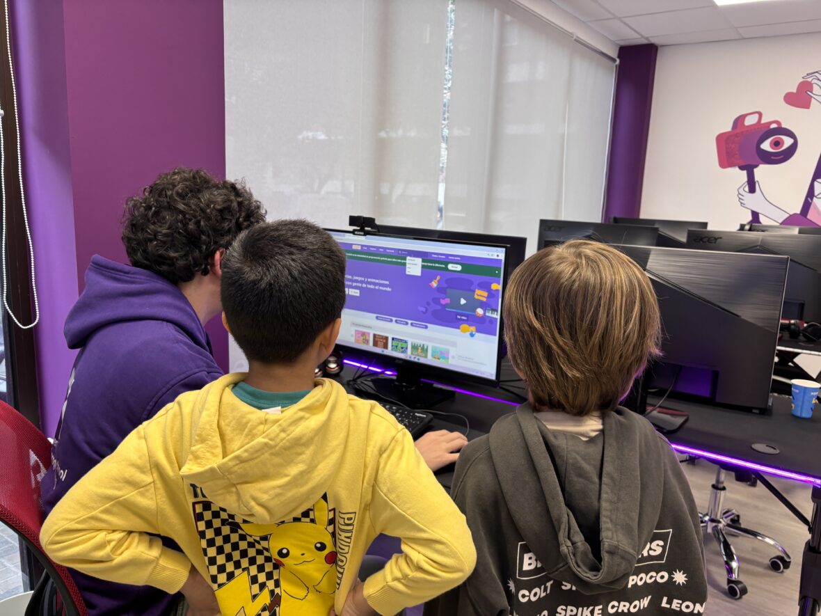 Estudiantes en Algorithmics
